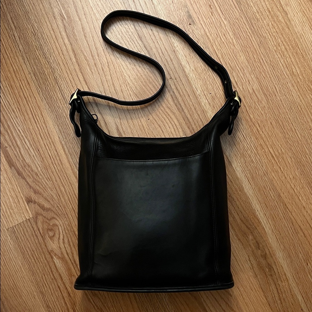 Vintage Black Coach Slim Duffle Sac (style 9690)